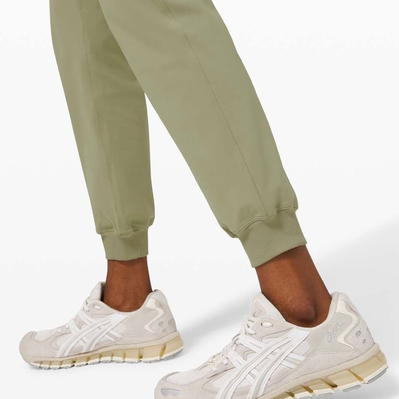 Lululemon Stretch High Rise Jogger - Picture 4 of 6